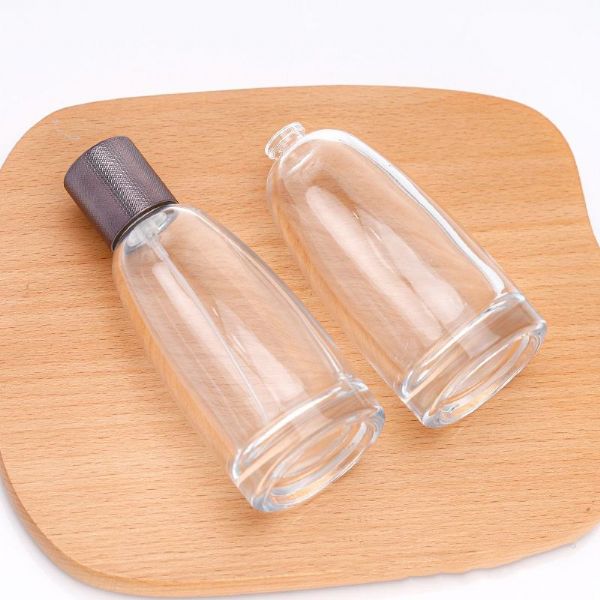Wholesale Custom 100ml glass perfume bottles with Silver cap