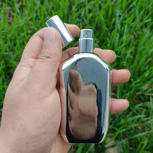 Customized Logo New Spot 50ml Electroplating Silver Glass Spray Perfume Bottles