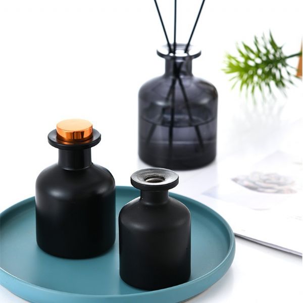 Wholesale 50Ml -250Ml Luxury Empty Glass Perfume Scent Black Frosted Anti-Light Diffuser Bottles