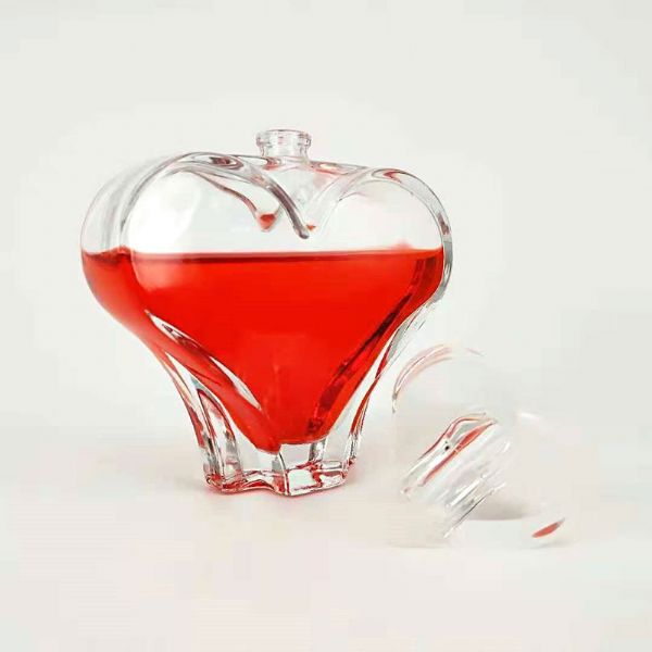 Factory 100ml heart-shaped perfume bottles Crystal white glass bottles