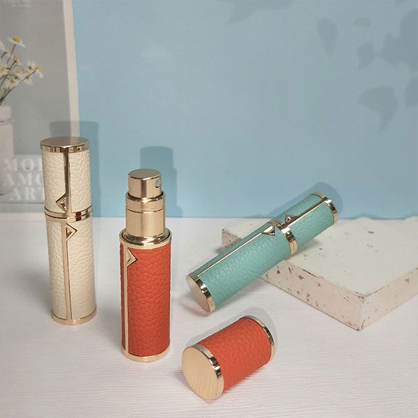 Customized perfume bottles mini portable packing bottle