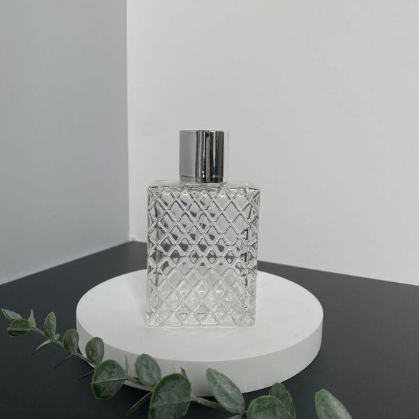 Wholesale factory 100ml spray perfume bottles square flat bottle grid shape glass bottle sub-bottle